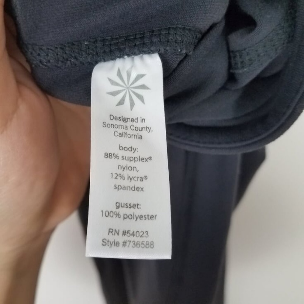 ATHLETA Kickbooty Yoga Pants Size Small Petite - Picture 8 of 8